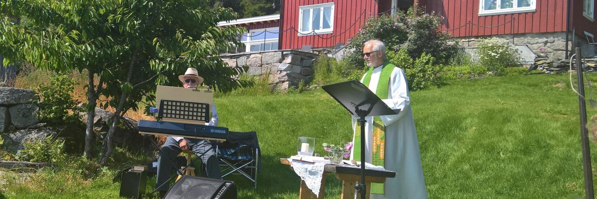 Friluftsgudsteneste på Tveitå